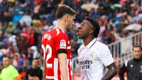 Vinicius contre Santi Bueno