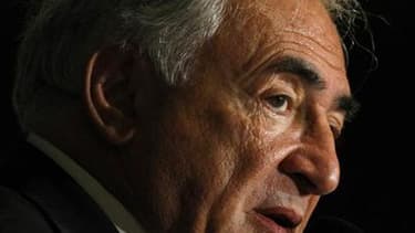 Invité dimanche sur CNN en tant que président du Fonds monétaire international, Dominique Strauss-Kahn a éludé les questions sur son éventuel avenir sur la scène politique française, notamment en vue de la présidentielle 2012. /Photo prise le 18 janvier 2