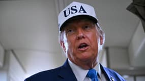 Le président américain Donald Trump s'adresse à la presse à bord d'Air Force One, le 6 juin 2025. (Illustration)