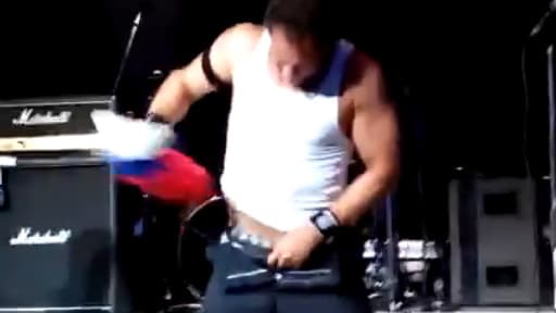 La mauvaise plaisanterie de Jared Hasselhoff des Bloodhound Gang avec le drapeau russe