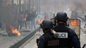 Des heurts ont éclaté entre manifestants et policiers après un rassemblement pro-Gaza, à Sarcelles. (Pierre Andrieu - AFP)