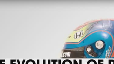 Plus de 100 ans de casque de pilote de course automobile résumés en 2 minutes et 24 secondes.
