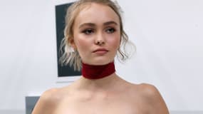 Lily-Rose Depp au défilé Chanel qui se déroulait au Grand Palais à Paris, en octobre 2015