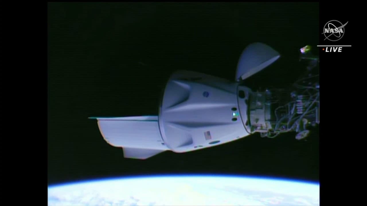 Les images de l'arrivée de la capsule Crew Dragon à l'ISS ...