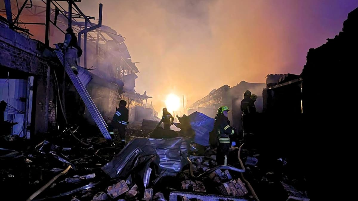 PLUS DE 500 DRONES ET MISSILES RUSSES LANCÉS SUR L'UKRAINE, VOLODYMYR ZELENSKY DÉNONCE "L'IMPUNITÉ" DE VLADIMIR POUTINE