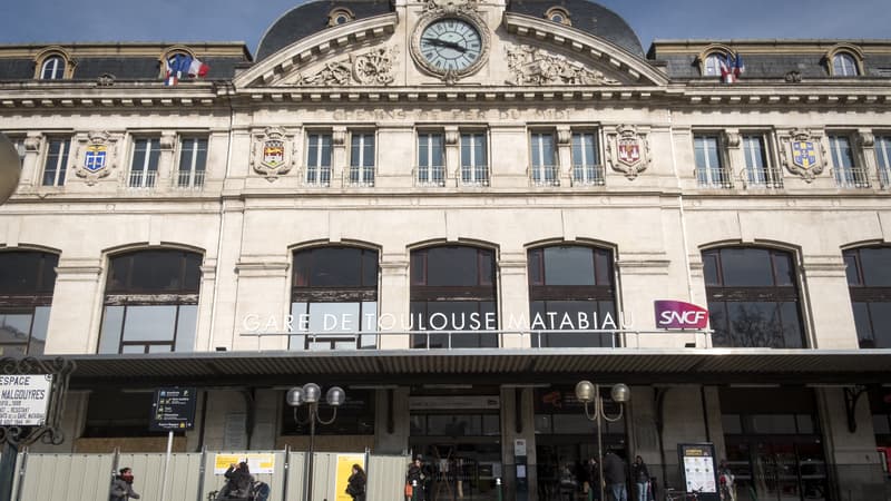 Après trois ans de travaux de rénovation, la gare de Toulouse-Matabiau inaugurée sous les huées