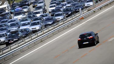 L'enveloppe route prévoit ainsi de participer à une déviation de la RN19 à Boissy-Saint-Léger (Val-de-Marne), élargir la Francilienne entre l'A4 et la RN4 en Seine-et-Marne ou s'attaquer au point noir du pont de Villeneuve-Saint-Georges (Val-de-Marne).