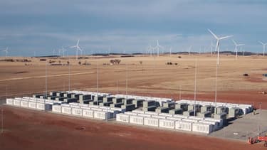 La batterie lithium-ion a été fournie par Tesla.