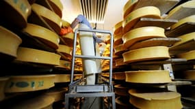 Des employés d'une fromagerie - Archives AFP