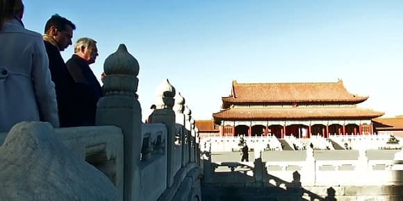 Jean-Marc Ayrault en visite officielle en Chine, à la Cité interdite, jeudi 5 décembre. Jean-Marc Ayrault en visite officielle en Chine, à la Cité interdite, jeudi 5 décembre.