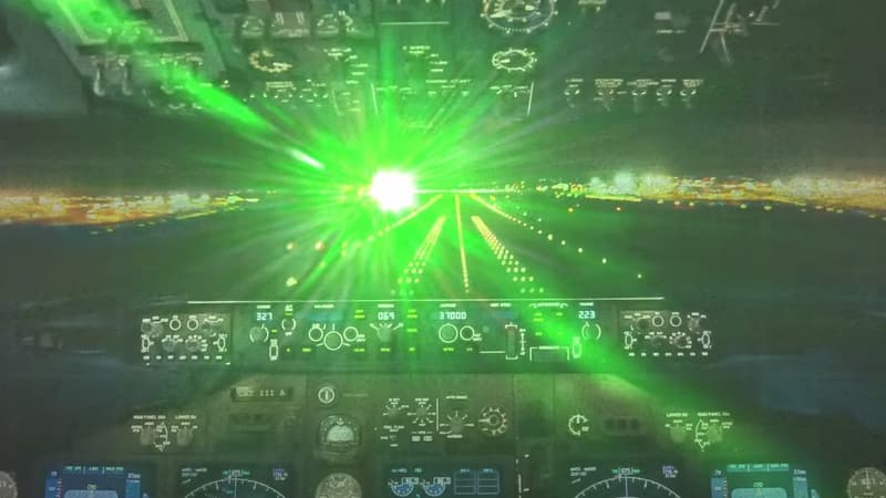 Aux Etats-Unis, l'explosion du nombre d'avions visés par des rayons laser inquiète