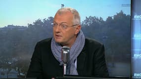 Jean-Marie Vilain, le maire de Viry-Châtillon a mis en cause le trafic de drogue dans un quartier de la ville après l'agression de policiers samedi.