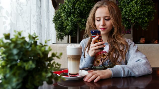 Amazon devant Gmail et Facebook, l'étonnant classement des applications jugées les plus indispensables par les jeunes.