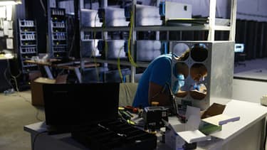 Le bitcoin, comme les autres cryptomonnaies, a besoin d'une très forte puissance de calcul et d'énergie pour authentifier et créer de la monnaie virtuelle