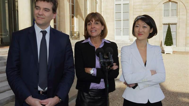 Anne Lauvergeon en compagnie des ministres du Redressement productif Arnaud Montebourg et de l'Economie numérique, Fleur Pellerin. Le gouvernement a installé vendredi la commission "Innovation 2030", présidée par l'ancienne dirigeante d'Areva et destinée