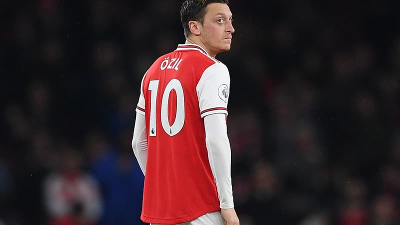 Premier League: Arsenal paie encore 90% du salaire de Mesut Özil