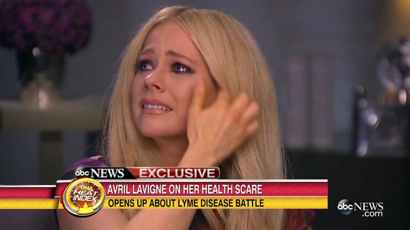 Avril Lavigne fond en larmes sur le plateau de Good Morning America