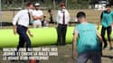 Macron joue au foot avec des jeunes et envoie la balle dans le visage d'un participant