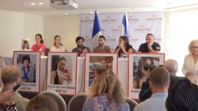 Des proches  de Français disparus tiennent une conférence de presse à Tel Aviv le 12 octobre 2023.