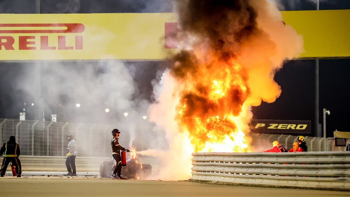 La Haas en flammes, quelques dizaines de secondes après le crash