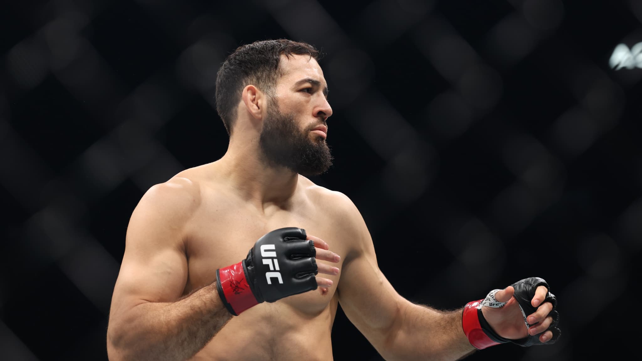 UFC PARIS 2025: "IL EST LE PLUS LÉGITIME MAIS…", IMAVOV AURA-T-IL VRAIMENT DROIT À UN COMBAT POUR LA CEINTURE CONTRE CHIMAEV ?