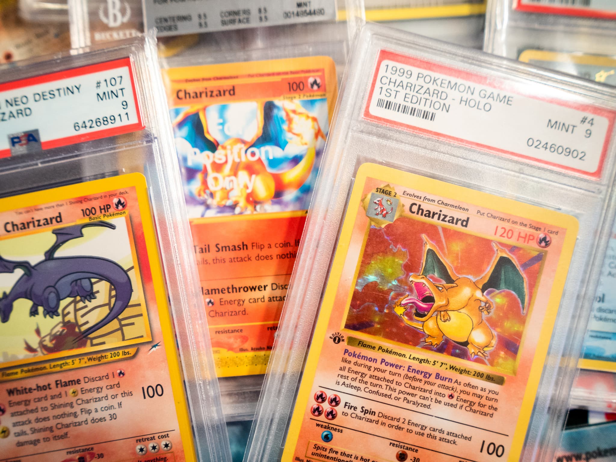 Cartes Magic, Pokémon, de football… Comment investir dans les cartes de  collection
