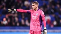Julian Pollersbeck avec l'OL, à Lyon le 16 octobre 2021