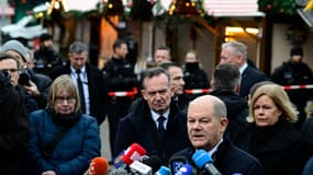 Le chancelier Olaf Scholz à Magdebourg, le 21 décembre 2024, au lendemain de l'attaque mortelle d'un marché de Noël.