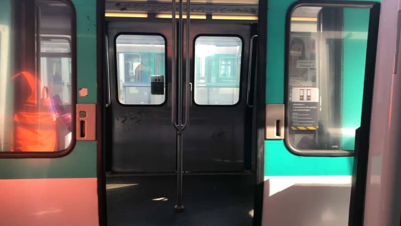 Une rame de métro parisien.