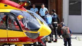 Hélicoptère de la sécurité civile intervenant sur les avalanches.