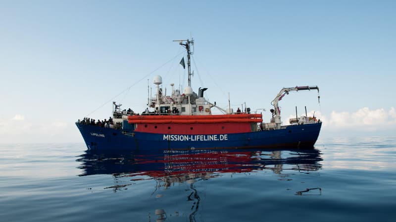 Le Lifeline, un navire humanitaire avec 230 migrants à bord, le 22 juin 2018
