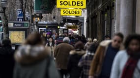 La confédération des commerçants de France réclame que la grande distribution "ne fasse pas de publicités à outrance pour capter les consommateurs avec de grosses promotions" (photo d'illustration)