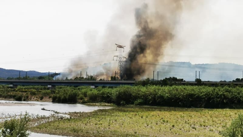 Les sapeurs-pompiers sont sur place.