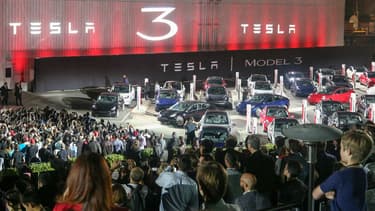 Tesla doit livrer 30.000 Model 3 en 15 jours et fait appel à tous ses salariés.