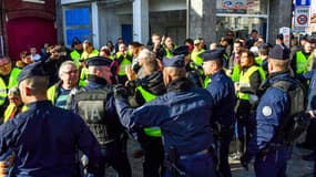 Evacuation des "gilets jaunes". 