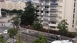 Un tramway T2 a déraillé à Lyon - Témoins BFMTV