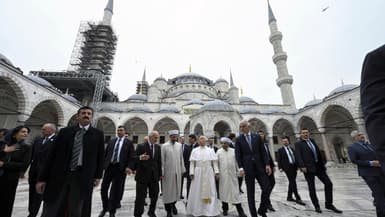 Le pape Léon XIV a visité la Mosquée bleue d'Istanbul, samedi 29 novembre 2025.
