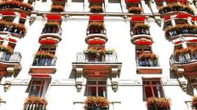 Hôtel Plaza Athénée, à Paris. Les Chinois se font encore rares dans les palaces parisiens, qui apportent cependant un soin particulier à cajoler une clientèle atypique et dont les habitudes semblent devoir très vite changer. "Nous leur proposons ce qu'ils