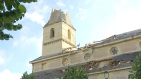L'église de Saint-Nicolas de Bourgueil, dévastée après le passage d'une tornade localisée samedi après-midi.