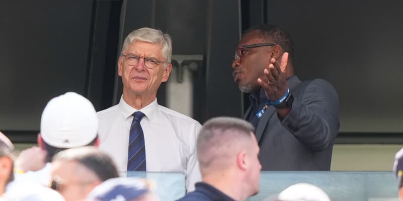 Arsène Wenger et Marcel Desailly pendant un match de la Coupe du monde des clubs, le 9 juillet 2025