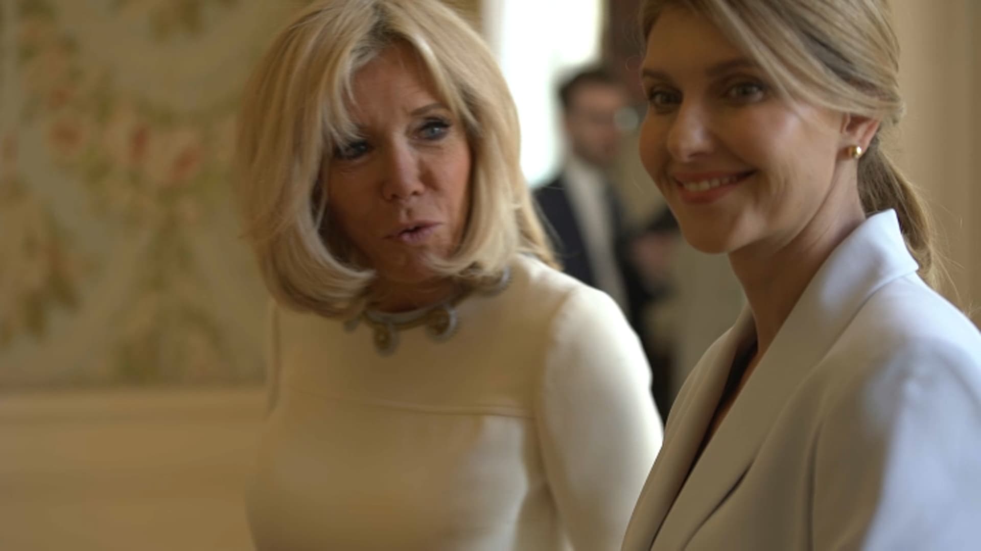 Brigitte Macron Reçoit La Première Dame Ukrainienne Olena Zelenska à L ...