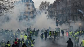 Les dégâts des violences du samedi 1er décembre à Paris s'élèvent à plus de 3 millions d'euros.