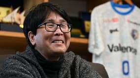 Le mangaka Yoichi Takahashi, père du manga "Captain Tsubasa", à Tokyo, le 30 janvier 2023.