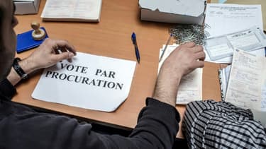 Tout électeur pourra être porteur de deux procurations, permettant de voter à la place d'une autre personne.