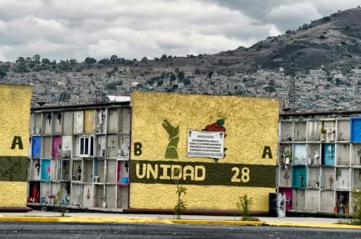 Vue du cimetière de Ciudad Nezahualcoyotl, dans la banlieue de Mexico, le 3 juin 2020 Vue du cimetière de Ciudad Nezahualcoyotl, dans la banlieue de Mexico, le 3 juin 2020
