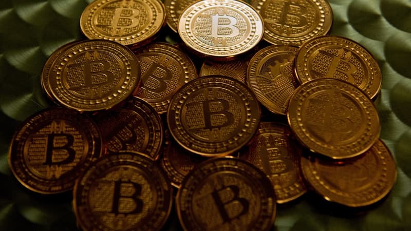 Le bitcoin a franchi la barre symbolique des 5000 dollars.  