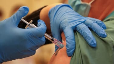 Vaccins Anti Covid Une Secretaire D Etat Belge Publie Par Erreur Leur Prix Dans L Ue Sur Twitter