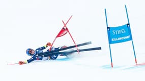 Mikaela Shiffrin lors de sa chute au slalom géant de Killington (Coupe du monde), le 30 novembre 2024