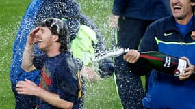 Auteur d'un doublé contre Valladolid (4-0), Messi fête comme il se doit le 20e titre du Barça