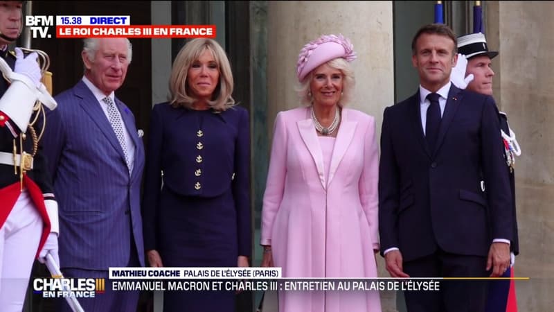 L'arrivée du roi Charles et de la reine Camilla au palais de l'Élysée, accompagnés par Emmanuel et Brigitte Macron